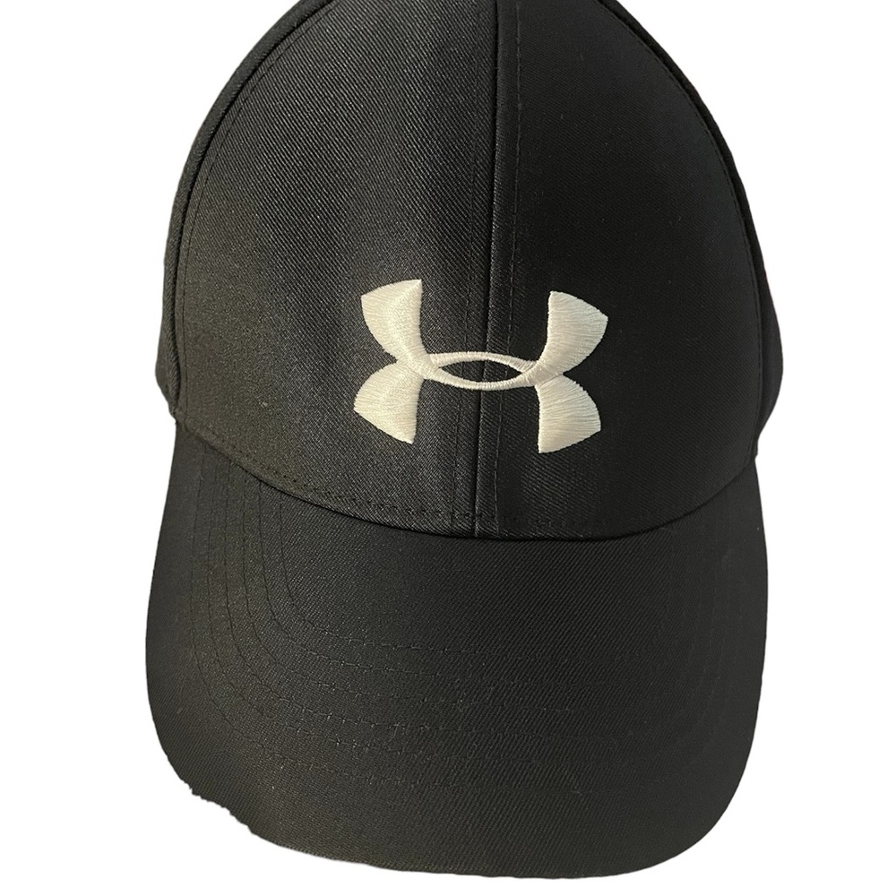 Under Armour Woman’s deep dark black adjustable cap sleek, rich sexy attractive